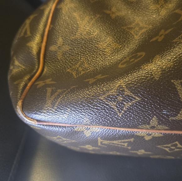 Louis Vuitton Batignolles Shoulder Bag - Picture 7 of 10